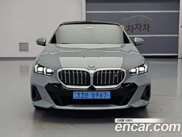 BMW I5 2026 — 10 800 км, серебристо-серый, Корея — под ключ — фото 2