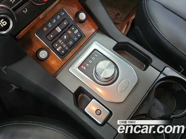 LAND ROVER DISCOVERY 4 2014 — 194 211 км, серебристо-серый, Корея — под ключ — фото 8