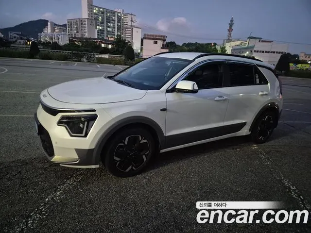 KIA NIRO 2023 — 281 000 км, белый-перламутр, Корея — под ключ — фото 2