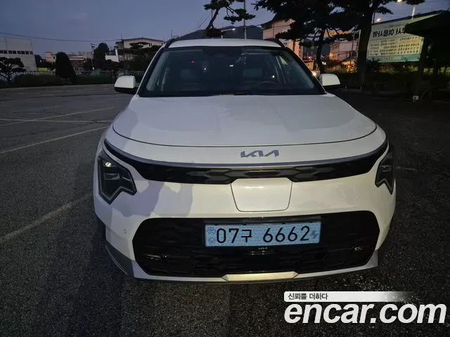 KIA NIRO 2023 — 281 000 км, белый-перламутр, Корея — под ключ — фото 3