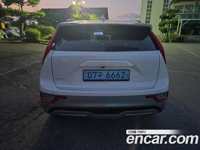 KIA NIRO 2023 — 281 000 км, белый-перламутр, Корея — под ключ — фото 4