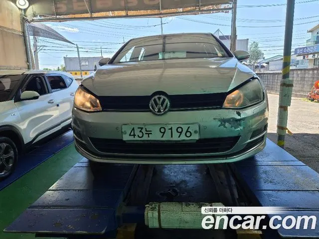VOLKSWAGEN GOLF 2014 — 180 050 км, серебристо-серый, Корея — под ключ — фото 4