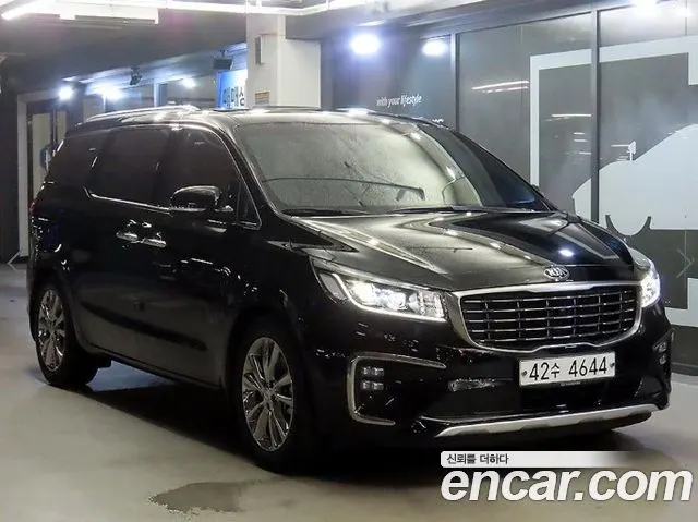 KIA CARNIVAL 2019 — 37 076 км, чёрный, Корея — под ключ — фото 1