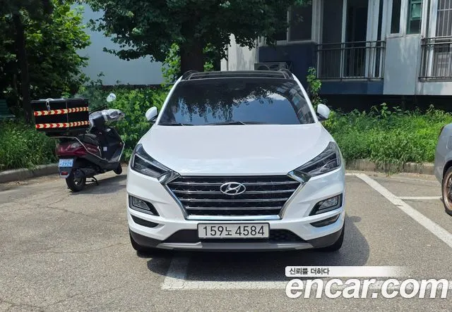 HYUNDAI TUCSON 2019 — 36 375 км, белый, Корея — под ключ — фото 1