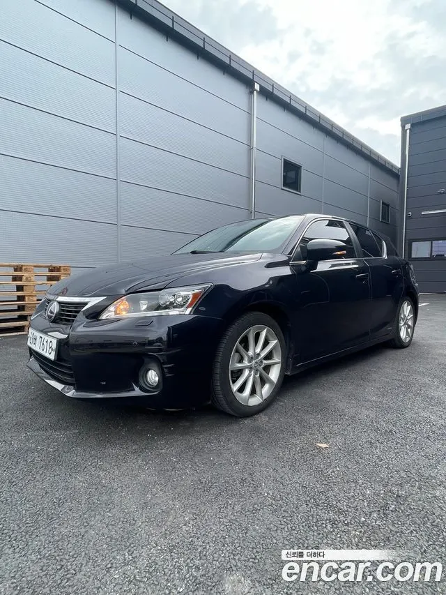 LEXUS CT200H 2012 — 159 000 км, чёрный, Корея — под ключ — фото 1