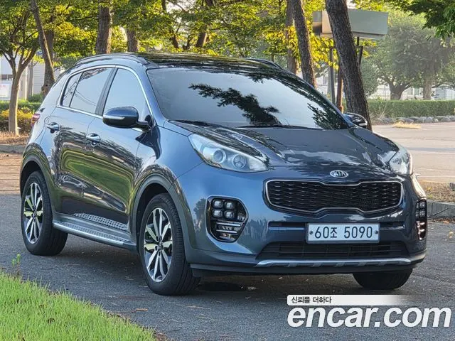 KIA SPORTAGE 2017 — 131 000 км, синий, Корея — под ключ — фото 1