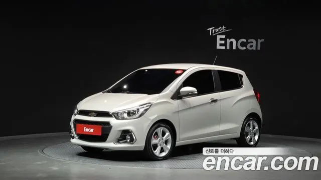 CHEVROLET SPARK 2016 — 117 452 км, белый-перламутр, Корея — под ключ — фото 1
