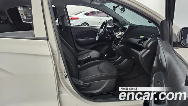 CHEVROLET SPARK 2017 — 111 837 км, белый-перламутр, Корея — под ключ — фото 11