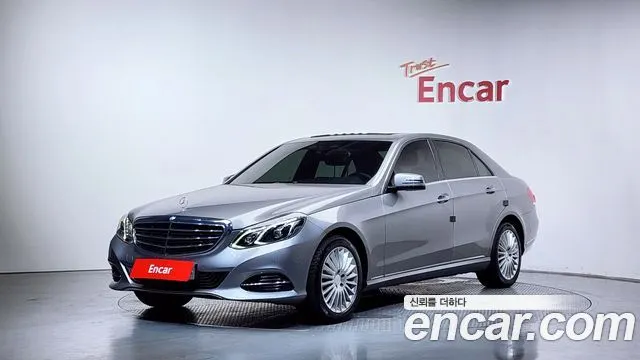 MERCEDES-BENZ E-CLASS W212 2014 — 117 007 км, серебристый, Корея — под ключ — фото 1
