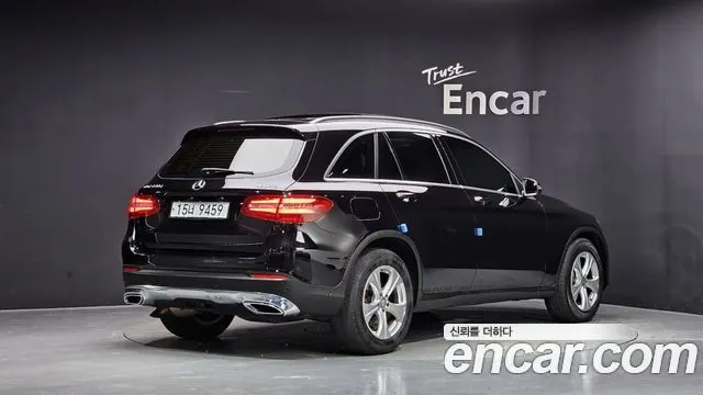 MERCEDES-BENZ GLC-CLASS X253 2017 — 116 622 км, чёрный, Корея — под ключ — фото 1
