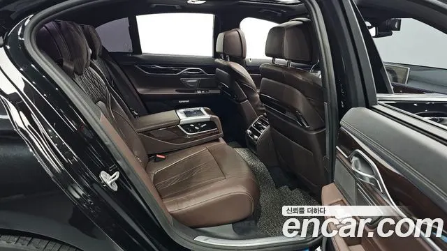 BMW 7 SERIES 2016 — 97 278 км, чёрный, Корея — под ключ — фото 11