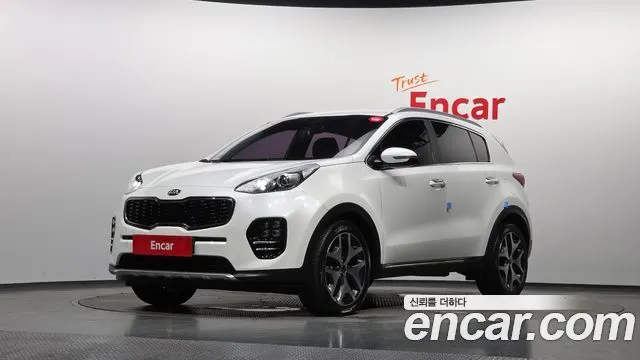 KIA SPORTAGE 2016 — 133 822 км, белый, Корея — под ключ — фото 1