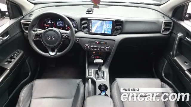 KIA SPORTAGE 2018 — 89 427 км, белый, Корея — под ключ — фото 7