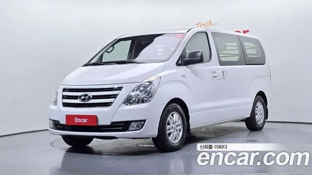 HYUNDAI GRAND STAREX 2018 — 143 194 км, белый, Корея — под ключ — фото 1