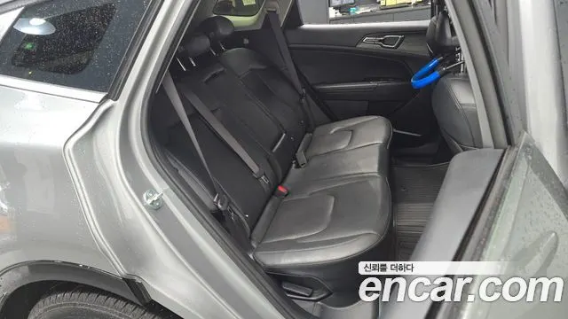 KIA SPORTAGE 2024 — 105 494 км, серебристо-серый, Корея — под ключ — фото 11