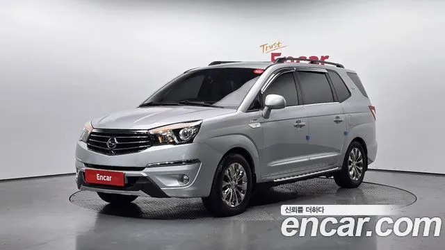 KGM KORANDO TURISMO 2016 — 153 036 км, серебристый, Корея — под ключ — фото 1