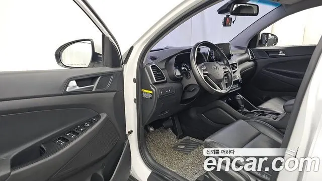 HYUNDAI TUCSON 2019 — 121 358 км, белый, Корея — под ключ — фото 10