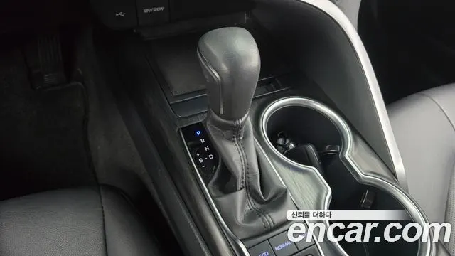 TOYOTA CAMRY 2023 — 25 263 км, светло-золотистый, Корея — под ключ — фото 9