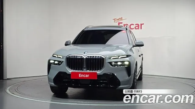 BMW X7 2023 — 39 360 км, серебристо-серый, Корея — под ключ — фото 3