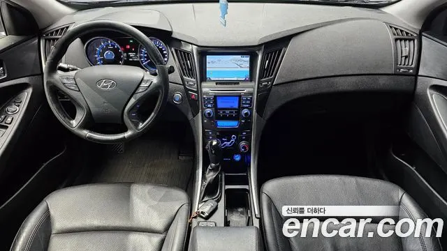 HYUNDAI SONATA 2012 — 113 956 км, серебристо-серый, Корея — под ключ — фото 7