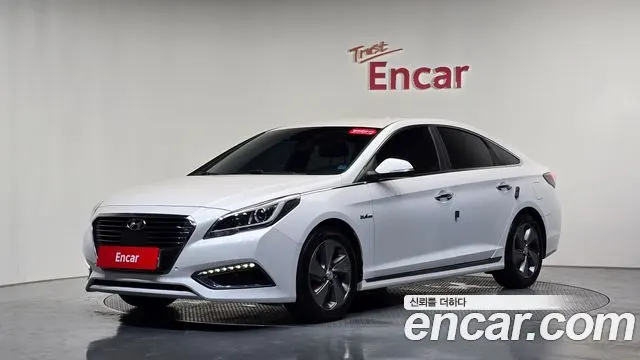 HYUNDAI SONATA HYBRID 2017 — 146 025 км, белый, Корея — под ключ — фото 1
