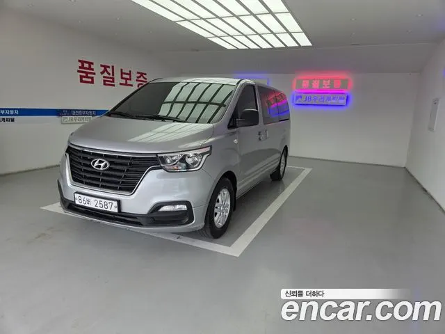HYUNDAI GRAND STAREX 2021 — 183 062 км, бежевый, Корея — под ключ — фото 2