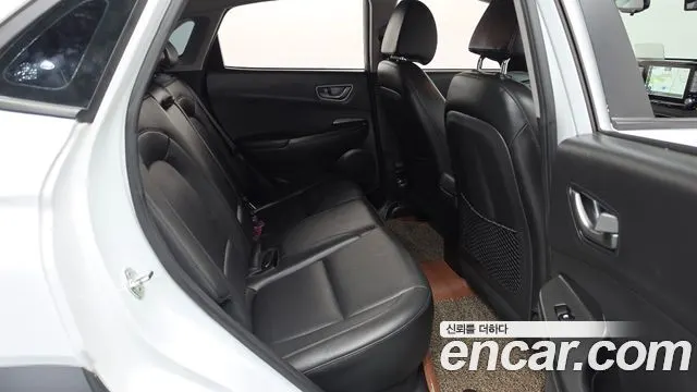 HYUNDAI KONA ELECTRIC 2019 — 156 033 км, белый, Корея — под ключ — фото 11