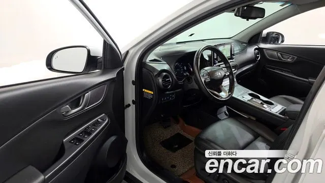 HYUNDAI KONA ELECTRIC 2019 — 156 033 км, белый, Корея — под ключ — фото 10