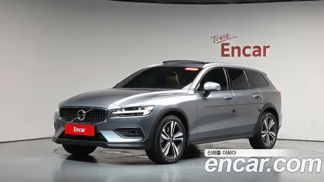 VOLVO V60 CROSS COUNTRY — из Кореи под ключ
