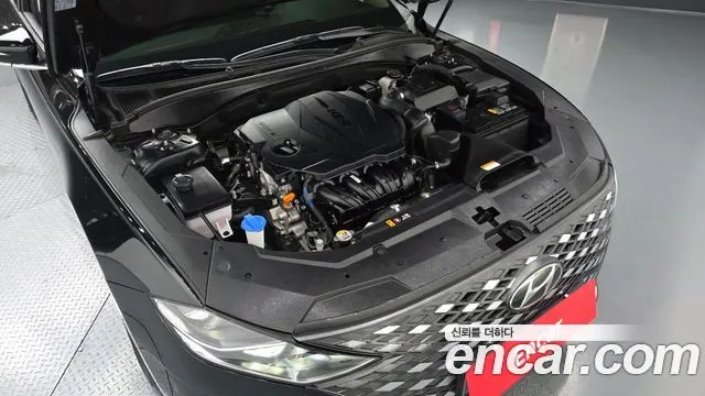 HYUNDAI GRANDEUR 2022 — 57 182 км, чёрный, Корея — под ключ — фото 6