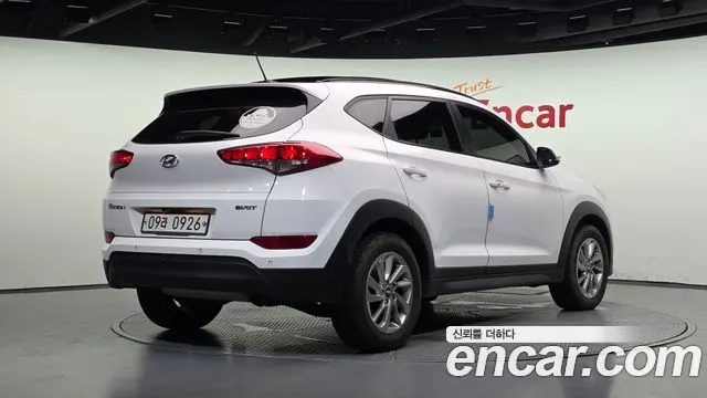HYUNDAI TUCSON 2016 — 132 666 км, белый, Корея — под ключ — фото 2