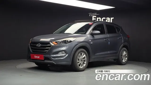 HYUNDAI TUCSON 2016 — 162 512 км, серый, Корея — под ключ — фото 1