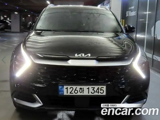 KIA SPORTAGE 2022 — 48 022 км, чёрный, Корея — под ключ — фото 1