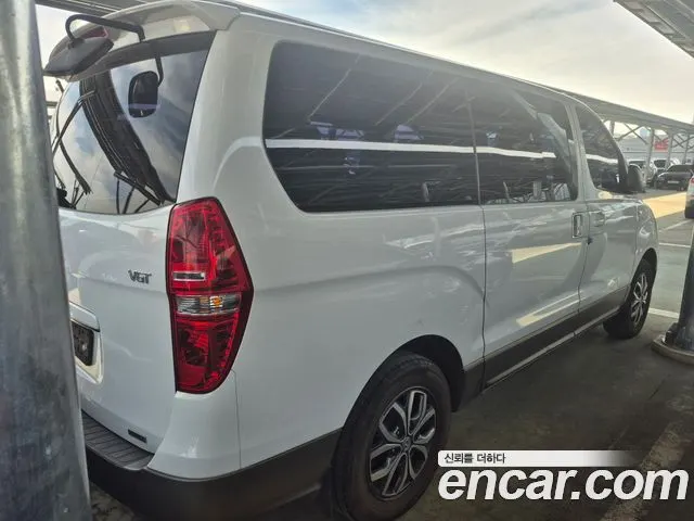 HYUNDAI GRAND STAREX 2018 — 135 000 км, белый, Корея — под ключ — фото 3