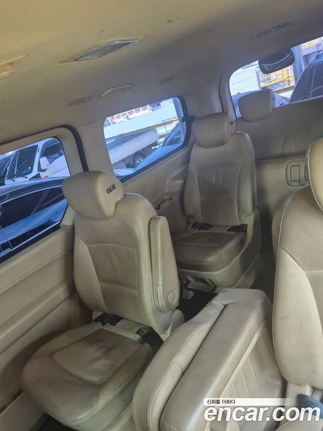 HYUNDAI GRAND STAREX 2018 — 135 000 км, белый, Корея — под ключ — фото 10
