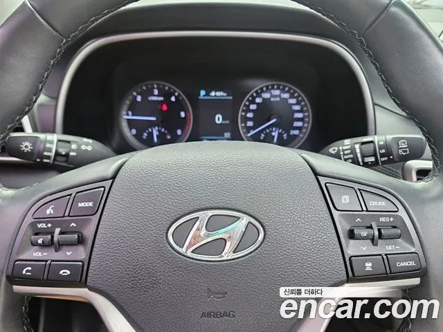 HYUNDAI TUCSON 2019 — 62 571 км, чёрный, Корея — под ключ — фото 9