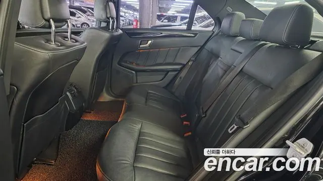 MERCEDES-BENZ E-CLASS W212 2014 — 164 900 км, чёрный, Корея — под ключ — фото 6