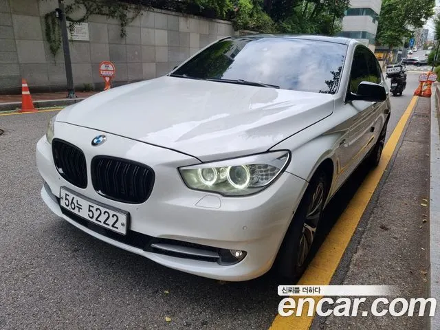 BMW 5 SERIES GT 2010 — 149 000 км, белый, Корея — под ключ — фото 1