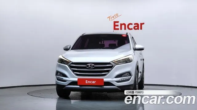 HYUNDAI TUCSON 2016 — 144 634 км, серебристый, Корея — под ключ — фото 3