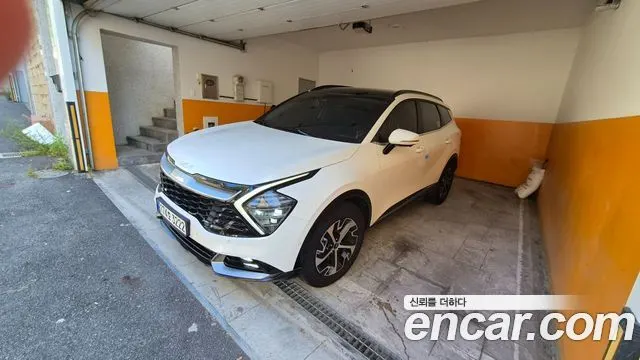 KIA SPORTAGE HYBRID 2023 — 67 000 км, белый, Корея — под ключ — фото 10