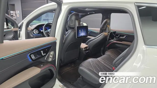 MERCEDES-BENZ EQS SUV X296 2023 — 74 895 км, белый, Корея — под ключ — фото 11