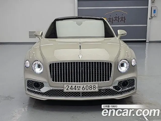 BENTLEY FLYING SPUR 2023 — 27 986 км, белый-перламутр, Корея — под ключ — фото 3