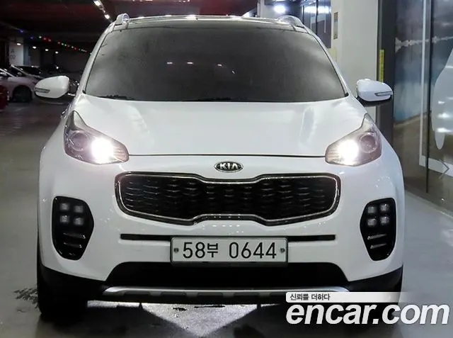 KIA SPORTAGE 2016 — 103 881 км, белый, Корея — под ключ — фото 2
