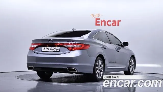 HYUNDAI GRANDEUR HG 2016