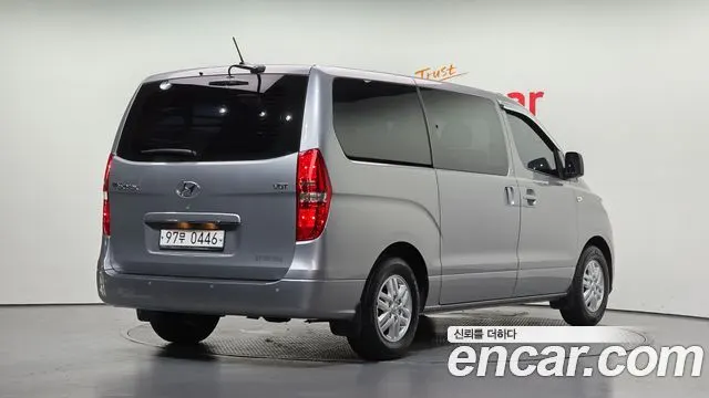 HYUNDAI GRAND STAREX 2019 — 190 981 км, серебристый, Корея — под ключ — фото 2