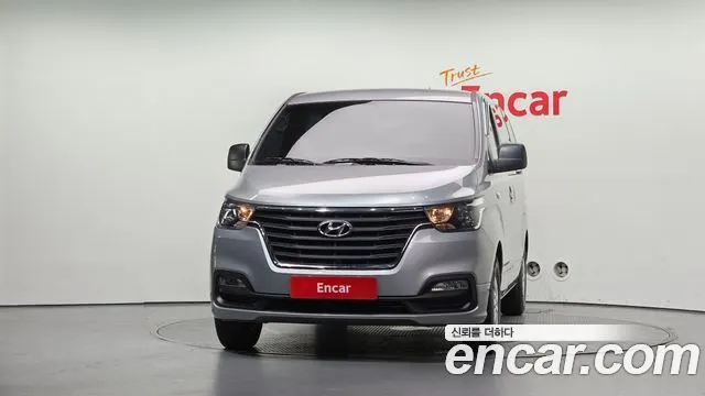 HYUNDAI GRAND STAREX 2019 — 190 981 км, серебристый, Корея — под ключ — фото 3