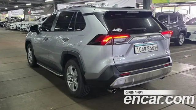 TOYOTA RAV4 2019 — 110 700 км, серебристый, Корея — под ключ — фото 2