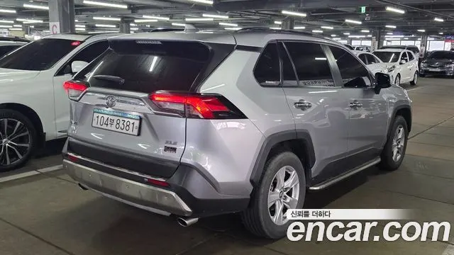 TOYOTA RAV4 2019 — 110 700 км, серебристый, Корея — под ключ — фото 4