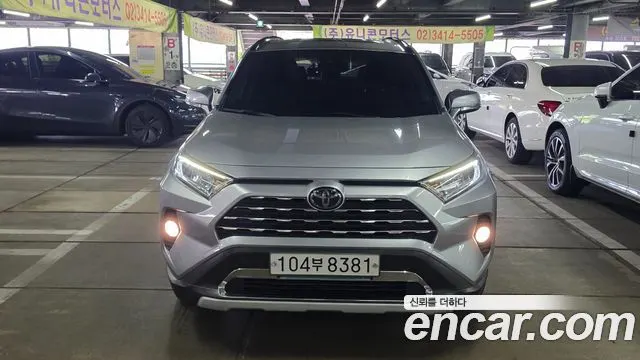 TOYOTA RAV4 2019 — 110 700 км, серебристый, Корея — под ключ — фото 6