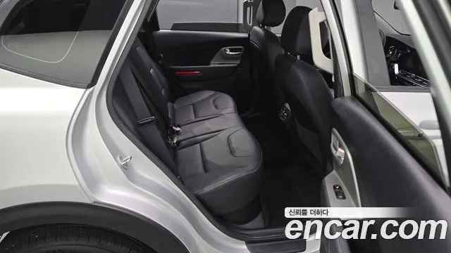 KIA NIRO PLUS 2023 — 32 302 км, серебристый, Корея — под ключ — фото 11